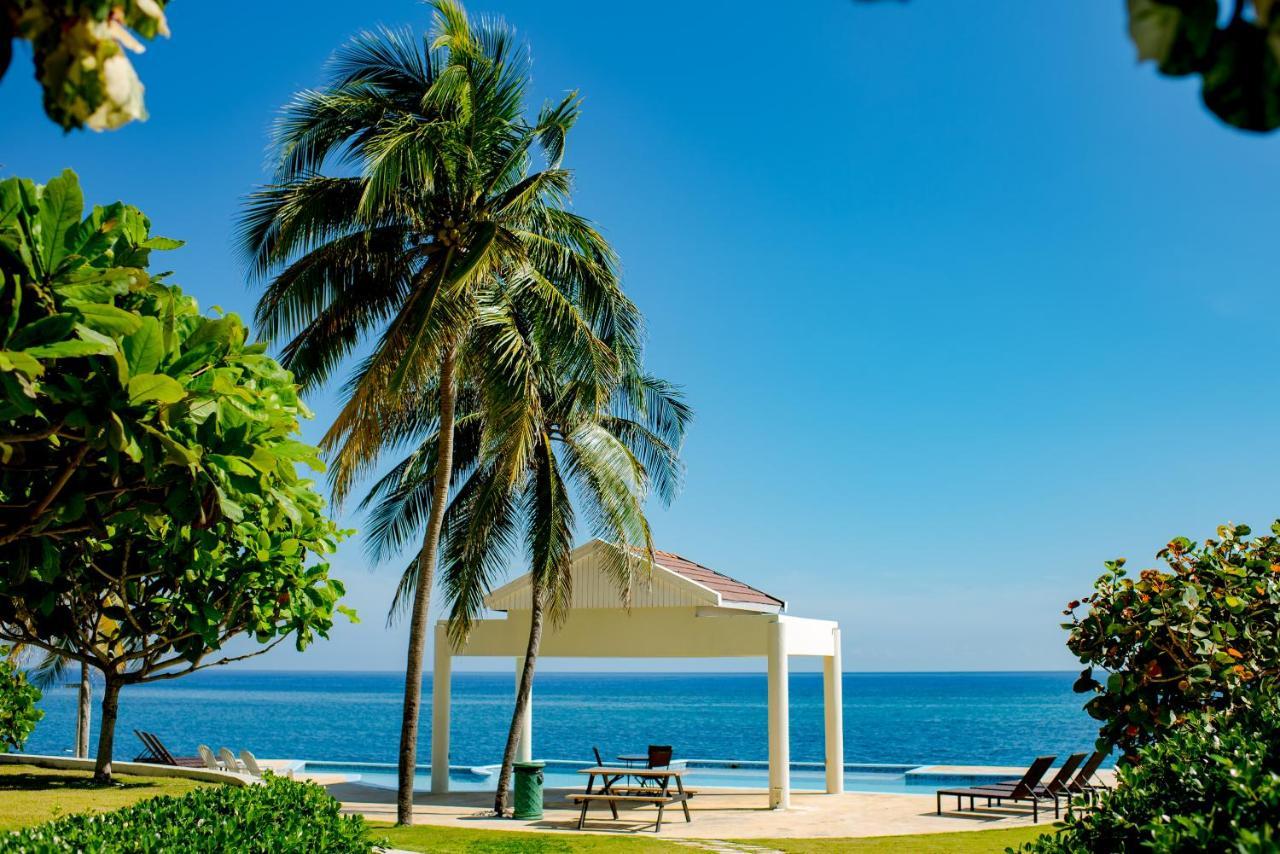 Whispering Seas Oceanfront Suite Ocho Ríos Extérieur photo