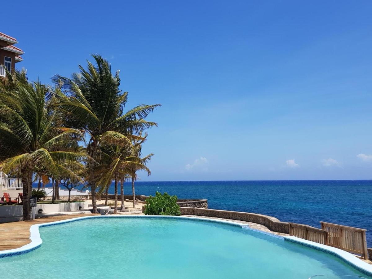 Whispering Seas Oceanfront Suite Ocho Ríos Extérieur photo