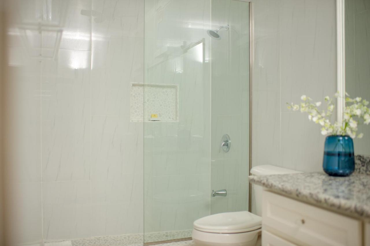 Whispering Seas Oceanfront Suite Ocho Ríos Extérieur photo